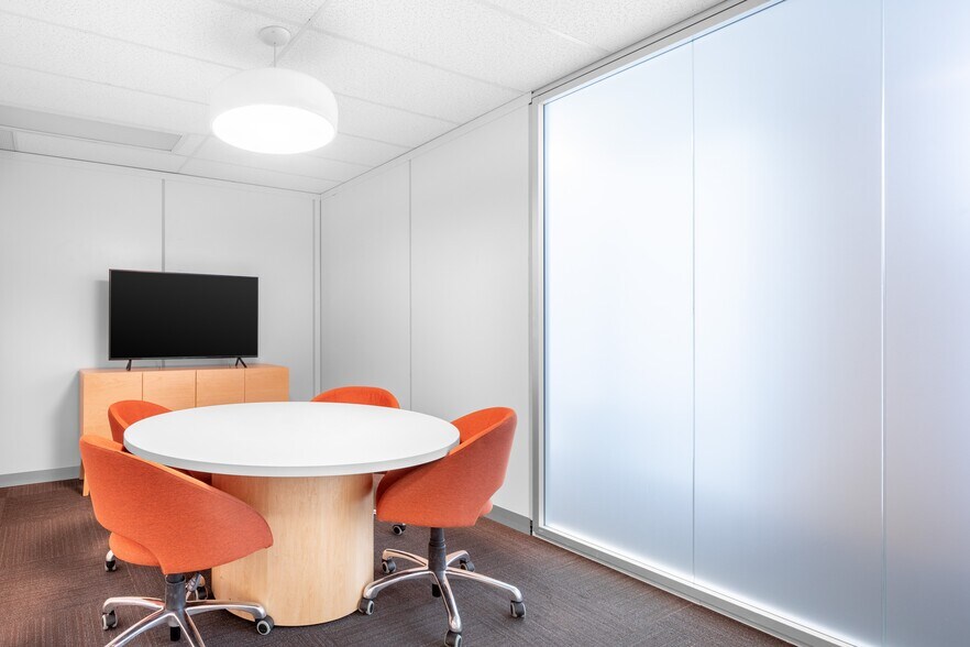 More Photos Of 4838 Richard Rd SW, Calgary Coworking Space
