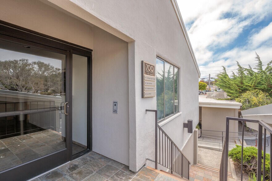 More Photos Of 700 Cass St, Monterey Office For Lease