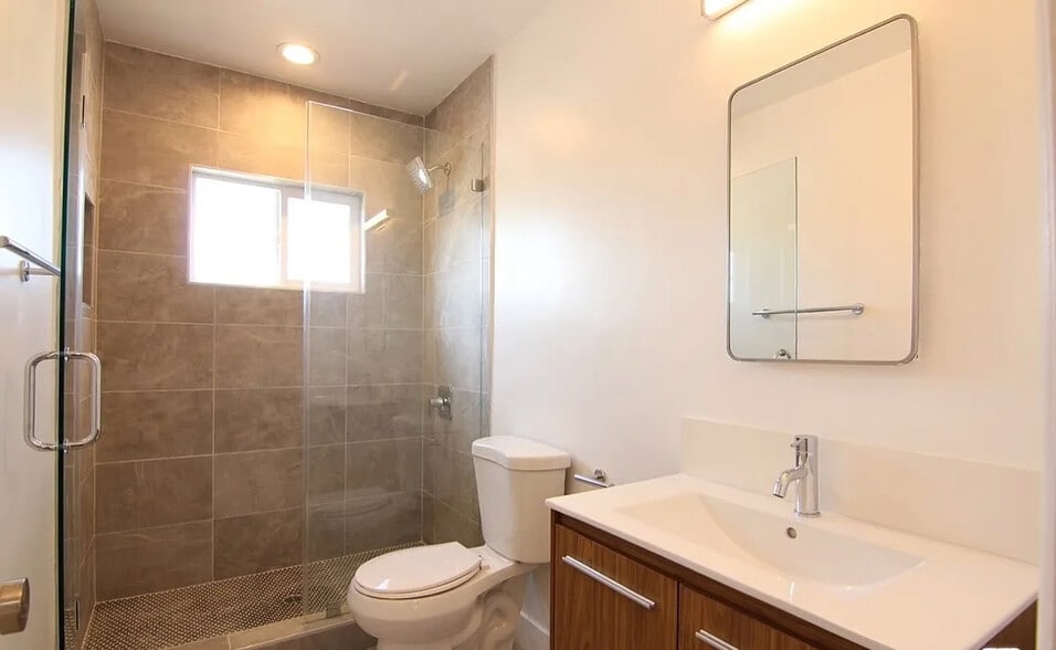 More Photos Of 561 N Sweetzer Ave, Los Angeles Apartments For Sale