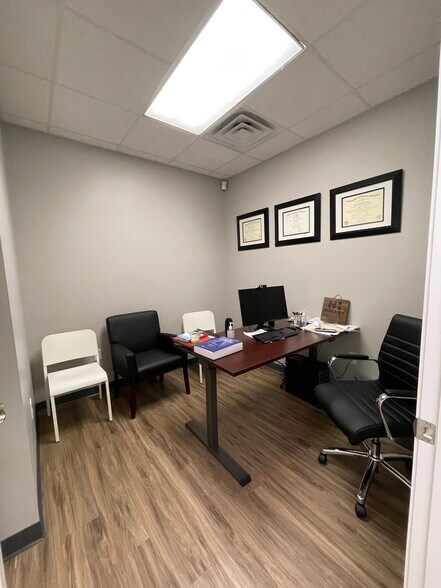 More Photos Of 10420 Park Rd, Charlotte Medical For Lease