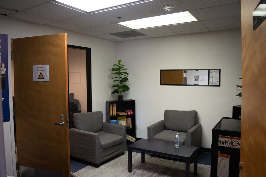 More Photos Of 3144 Palm St, Mcclellan Office For Lease
