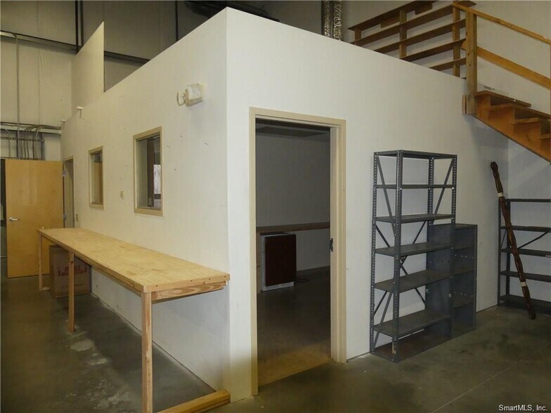 More Photos Of 17 Industrial Park, Centerbrook Service For Lease