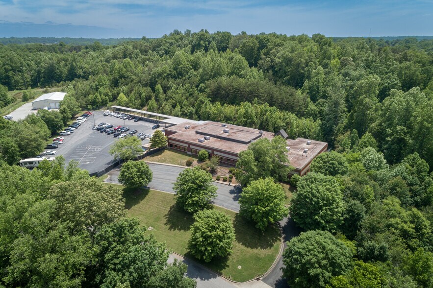 More Photos Of 3195 Centre Park Blvd, Winston-Salem Manufacturing For Sale