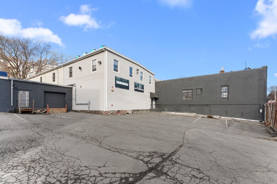 More Photos Of 89 Heath St, Jamaica Plain Warehouse For Lease