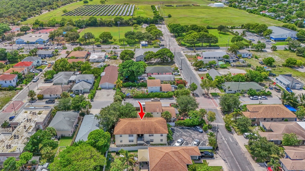 More Photos Of 715 Washington Ave, Lake Worth Apartments For Sale