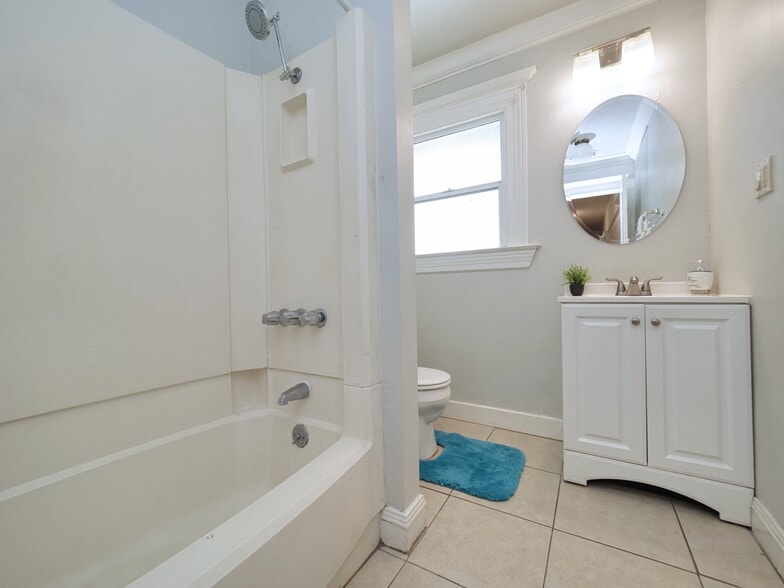 More Photos Of 1901-1903 H St, Sacramento Apartments For Sale