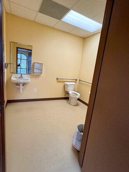 More Photos Of 1930 Powder Springs Rd, Marietta Medical For Lease