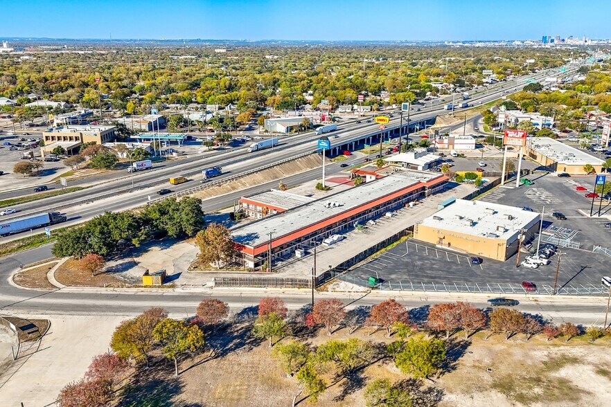 More Photos Of 7202 S Pan Am Expy, San Antonio Hotel For Sale