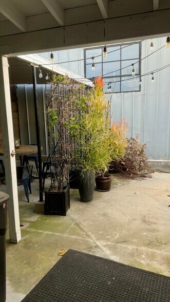 More Photos Of 4413B W Jefferson Blvd, Los Angeles Industrial For Lease