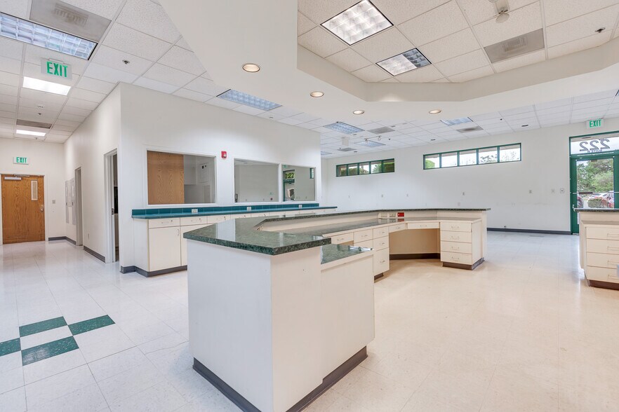 More Photos Of 222 I St, Los Banos Office For Lease