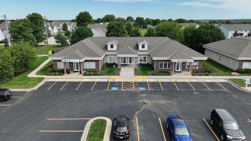 More Photos Of 1118 Remington Plaza, Raymore Office For Sale