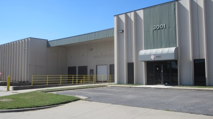 More Photos Of 3001 S Madison, Wichita Warehouse For Lease