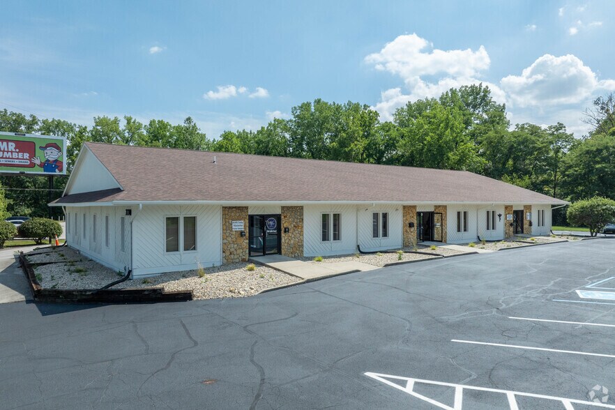 More Photos Of 7770-7780 N Michigan Rd, Indianapolis Office Residential For Lease