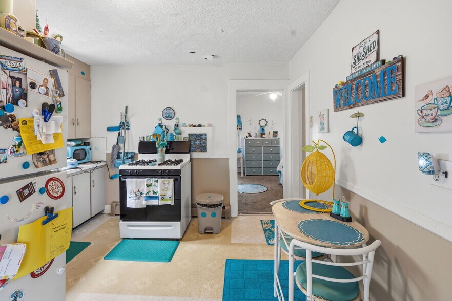 More Photos Of 400 Thames St, Bristol Multifamily For Sale