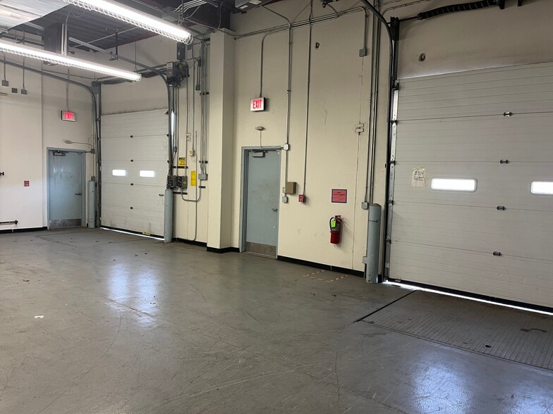 More Photos Of 2703 N Central Expy, Richardson Unknown For Lease