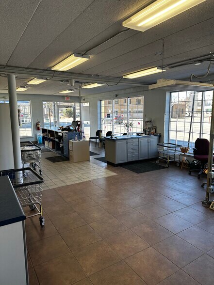 More Photos Of 620 Cass St, La Crosse Storefront Retail Office For Lease