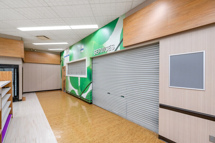 More Photos Of 195 M 66 N, Charlevoix Drugstore For Sale