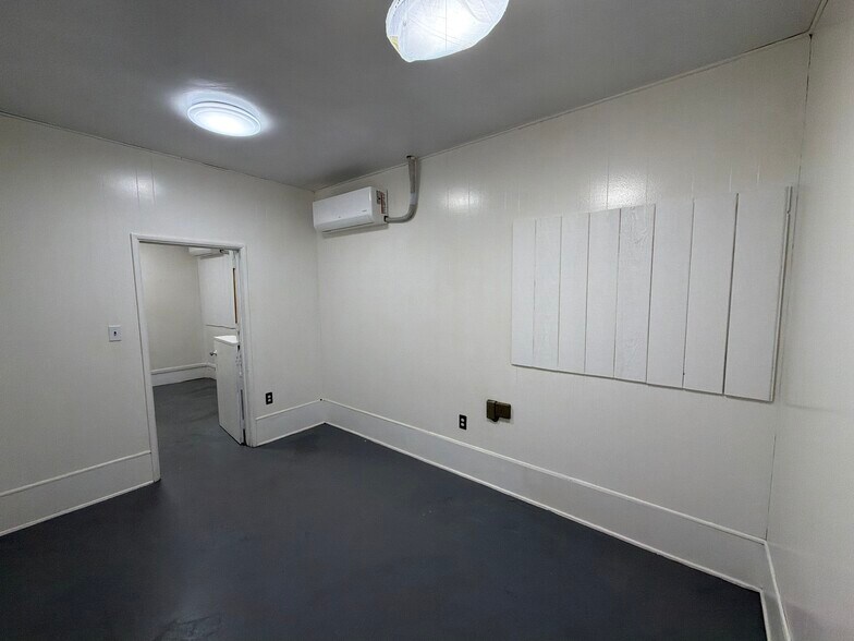 More Photos Of 2544 Chico Ave, South El Monte Manufacturing For Lease