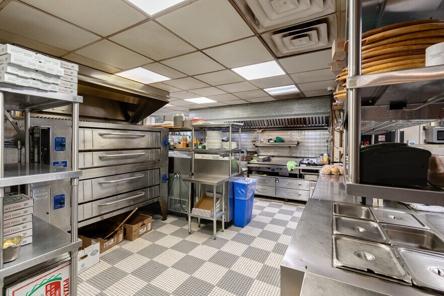 More Photos Of 232 W Moorestown Rd, Wind Gap Restaurant For Sale