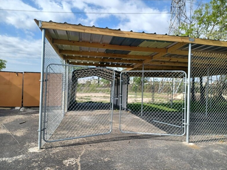 More Photos Of 3225 S Jupiter Rd, Garland Auto Repair For Lease