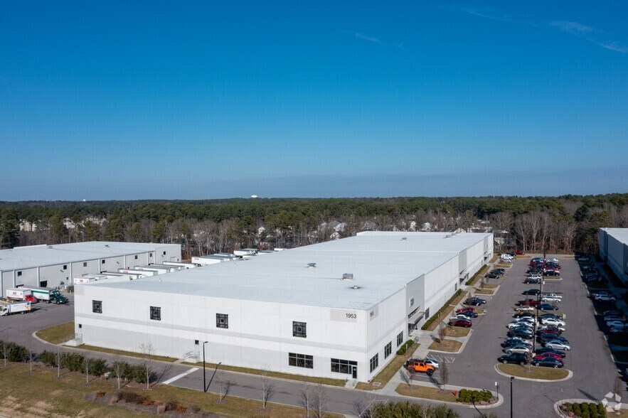 More Photos Of 1953 T W Alexander Dr, Durham Warehouse For Lease