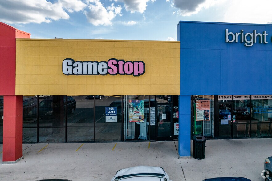 More Photos Of 13909 Nacogdoches Rd, San Antonio Unknown For Lease