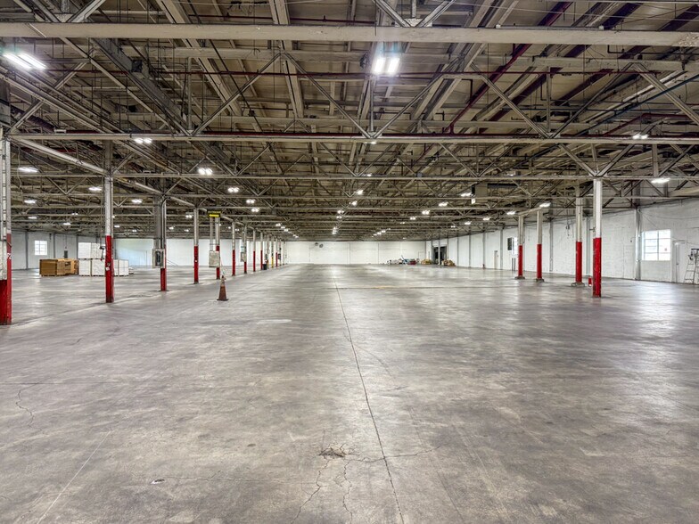 More Photos Of 1930 Hanahan Rd, North Charleston Warehouse For Lease