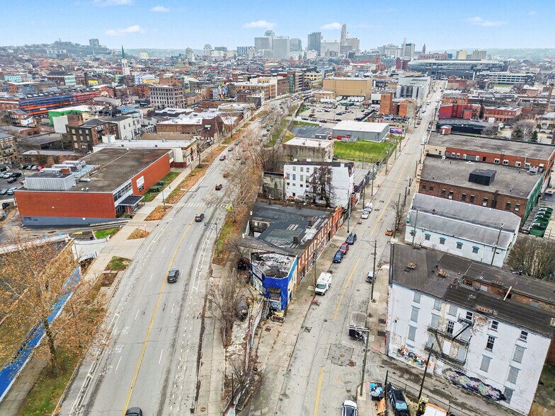 More Photos Of 1778 Central Ave, Cincinnati Auto Repair For Sale