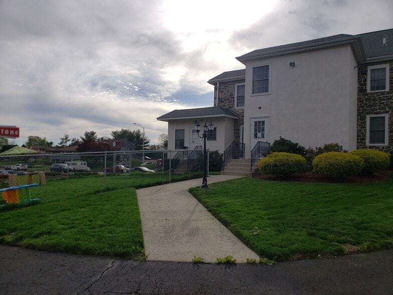 More Photos Of 909 Bustleton Pike, Feasterville Trevose Office For Lease