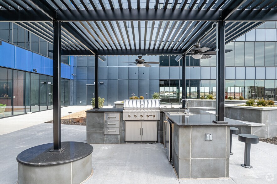 More Photos Of 5001 W Founders Way, Rogers Office For Lease