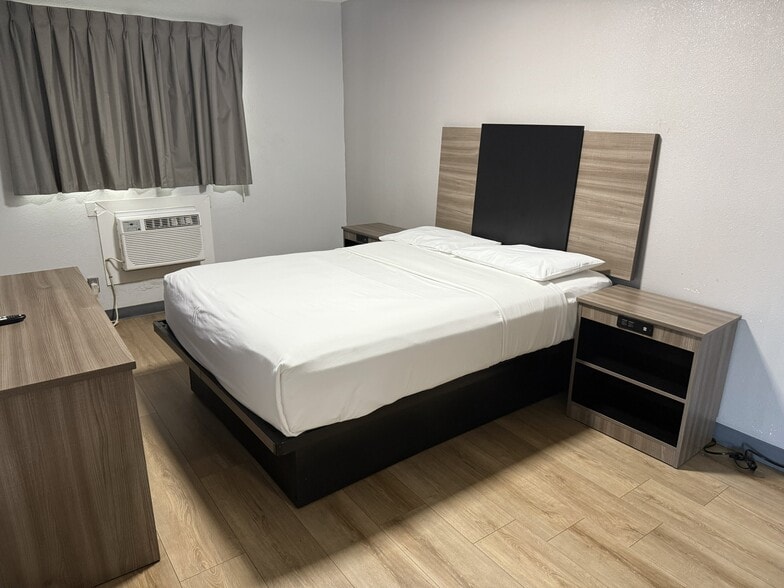 More Photos Of 2009 Fremont St, Las Vegas Hotel For Sale
