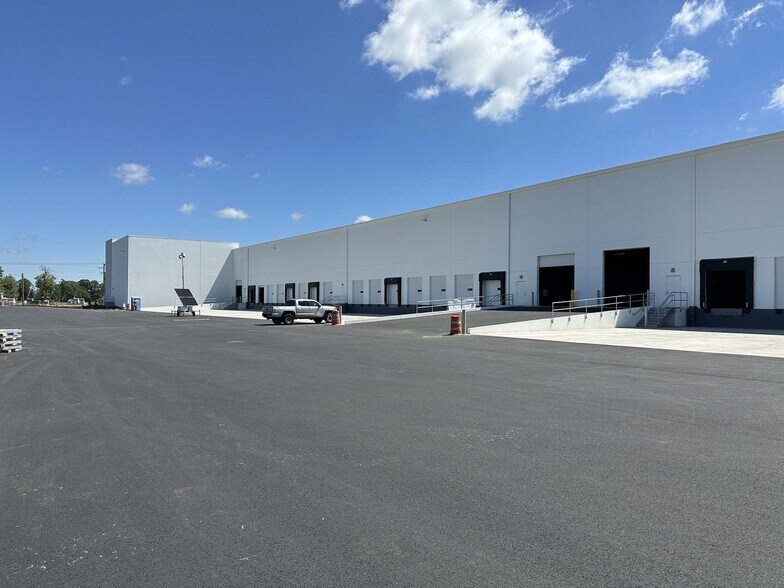 More Photos Of 4405 Turner Rd SE, Salem Distribution For Lease