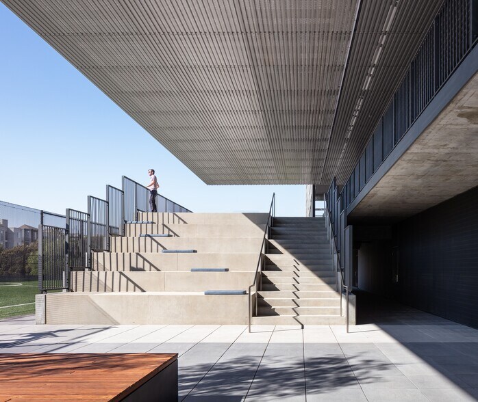 More Photos Of 5533 Waters Edge Way, Playa Vista Office For Lease