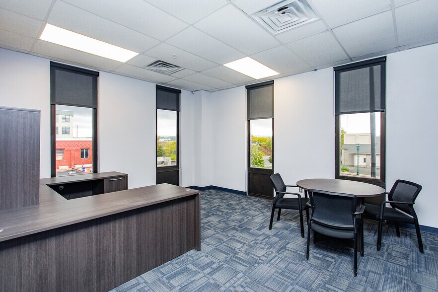 More Photos Of 120 Erie Blvd, Schenectady Bank For Lease