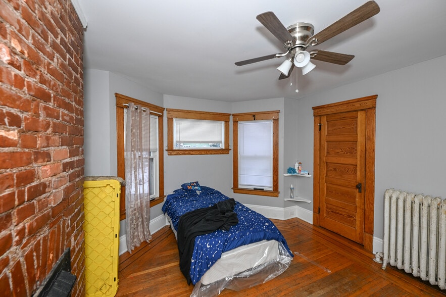 More Photos Of 2869 Hampshire Rd, Cleveland Heights Multifamily For Sale