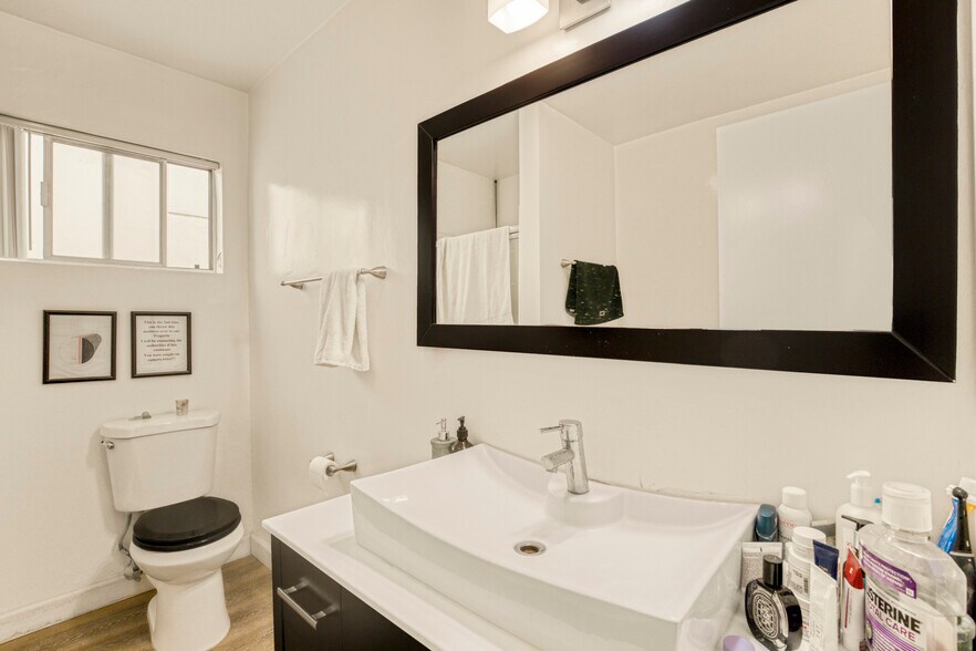 More Photos Of 1027 N Ogden Dr, Los Angeles Apartments For Sale