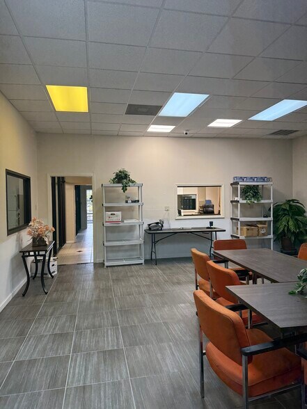 More Photos Of 10902 Roark Rd, Houston Warehouse For Lease