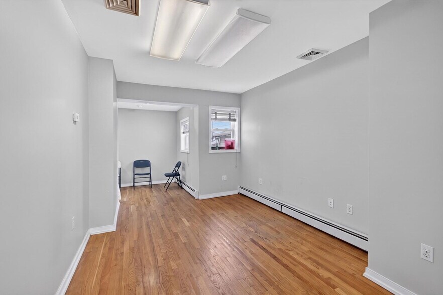 More Photos Of 449-451 W Linden St, Allentown Office For Sale
