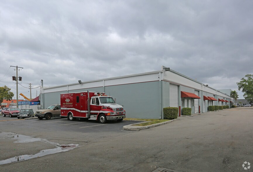 More Photos Of 2870 Stirling Rd, Hollywood Light Distribution For Sale