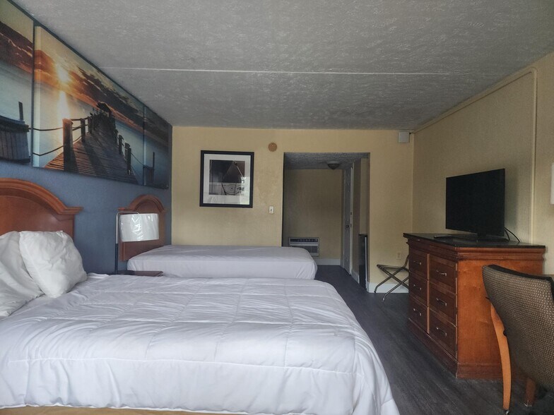 More Photos Of 806 S Ocean Blvd, Myrtle Beach Hotel For Sale
