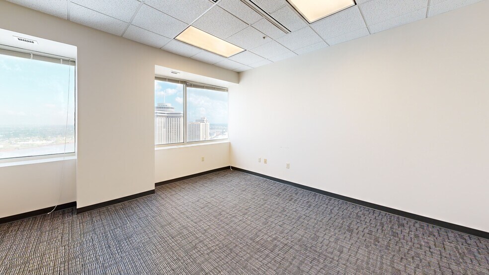 More Photos Of 365 Canal St, New Orleans Office For Lease