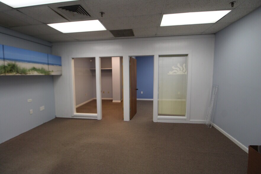 More Photos Of 2310 Whitfield Park Ave, Sarasota Warehouse For Sale