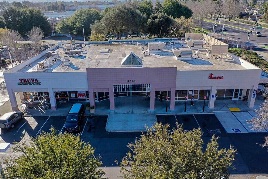 More Photos Of 4501 Hopyard Rd, Pleasanton Storefront For Lease