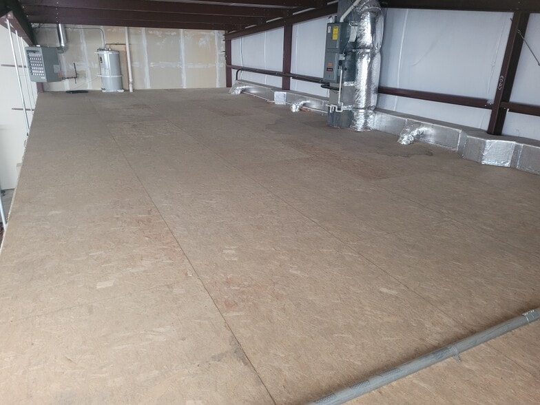 More Photos Of 102 W Clark St, Medford Warehouse For Lease