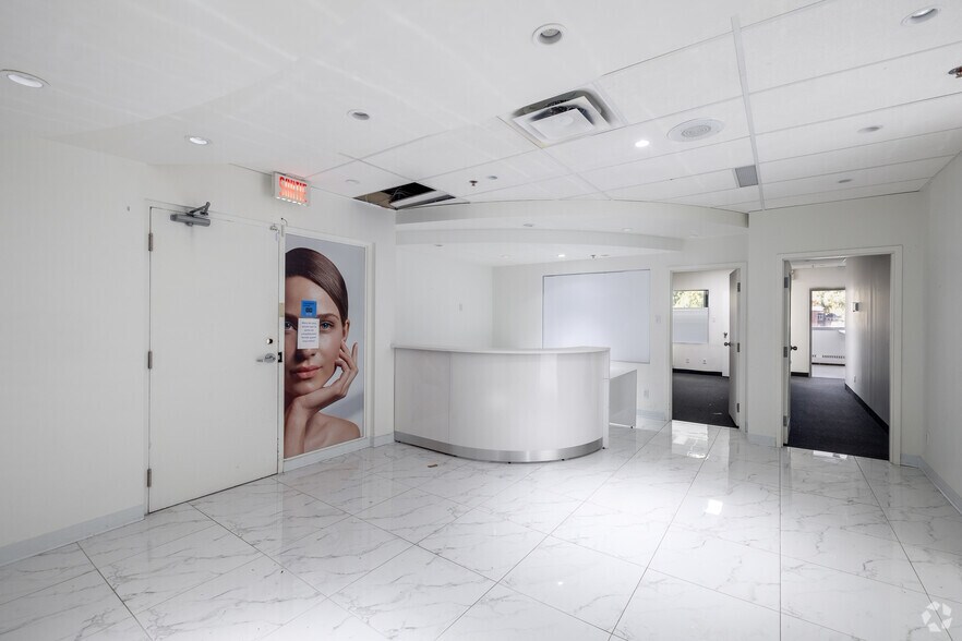 More Photos Of 4200-4226 Boul Saint-Laurent, Montréal Office For Lease