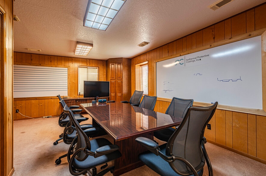 More Photos Of 1950 Oday Rd, Pearland Manufacturing For Sale