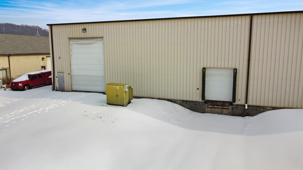 More Photos Of 3000 S 1st St, Clinton Manufacturing For Sale