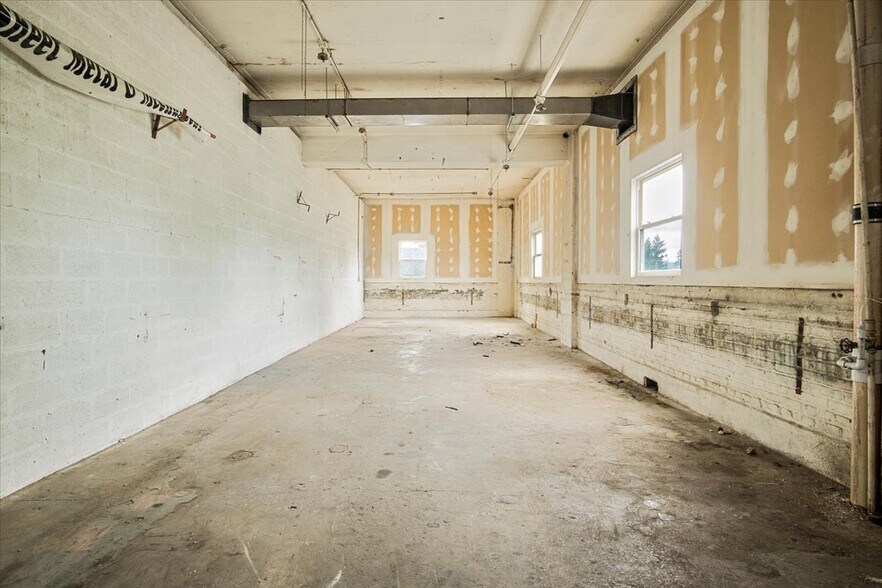 More Photos Of 373 High St, Wilkes Barre Manufacturing For Lease