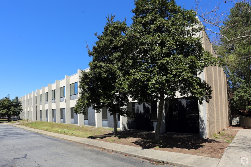 More Photos Of 1 Centerview Dr, Greensboro Unknown For Lease