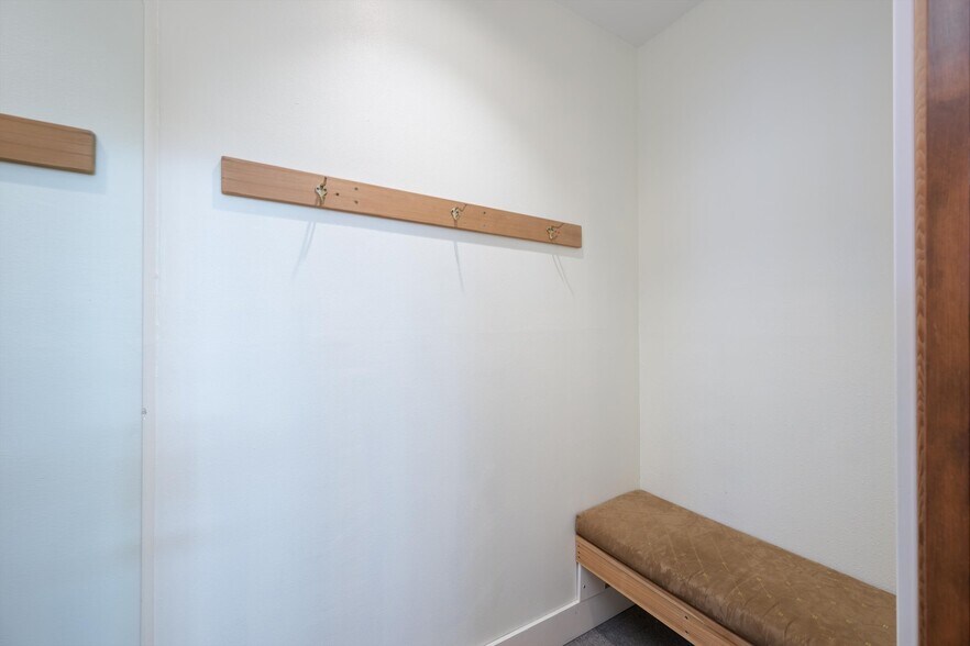 More Photos Of 1324 Commercial, Bellingham General Retail For Sale